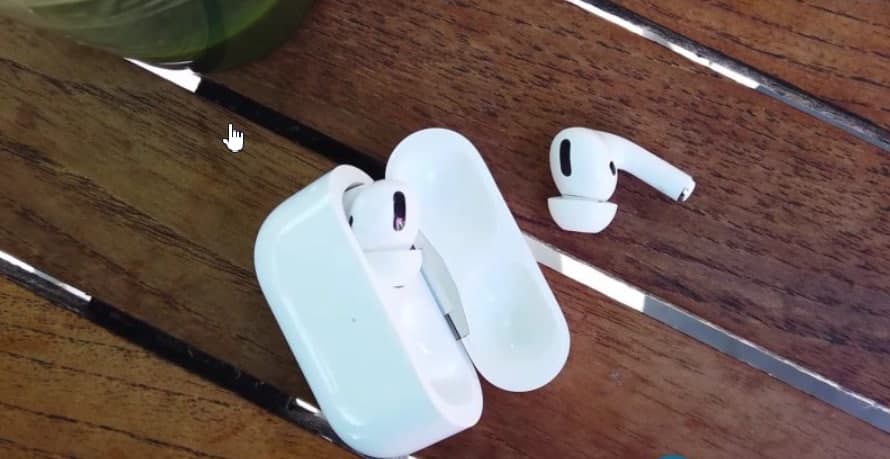 AirPods look like AirTags